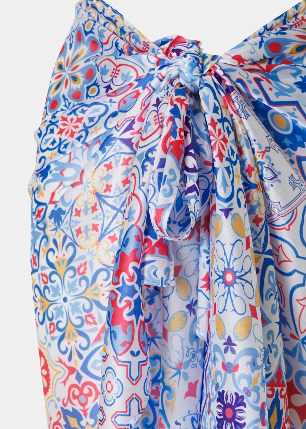 Colorful Pareo w/ Majolica Pattern